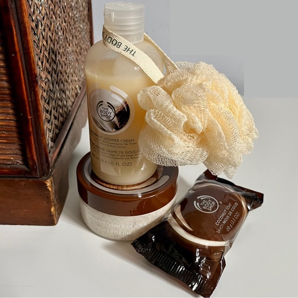 The Body Shop Bath & Body The Body Shop Coconut Cream Body Scrub